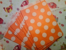 12 Papiertüten flach Orange mit weißen Dots